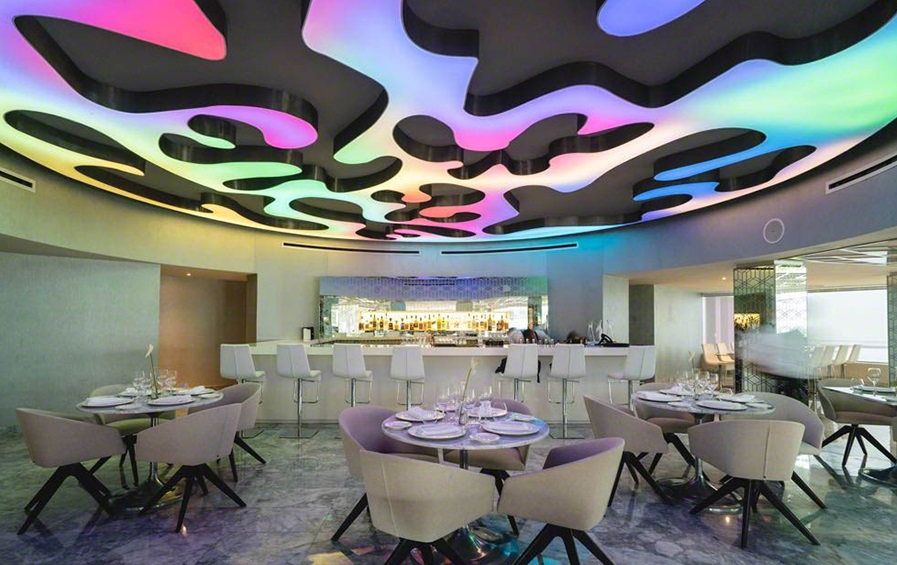 Công trình trần Sky Ceiling xuyên sáng màu Temptation Resort & Spa Cancun – Mexico